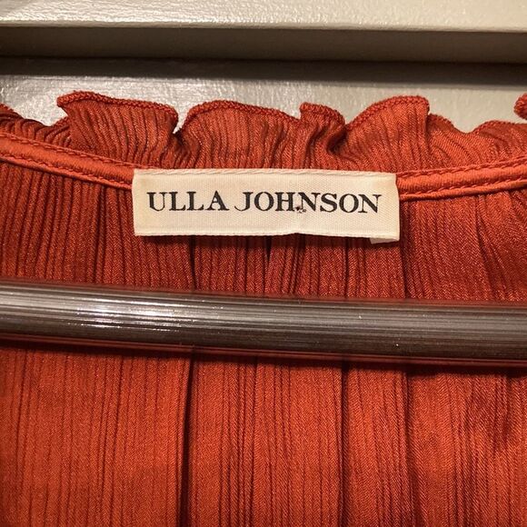 ULLA Johnson Callista Dress in Crimson 100% Silk
Size 0 - Picture 7 of 15